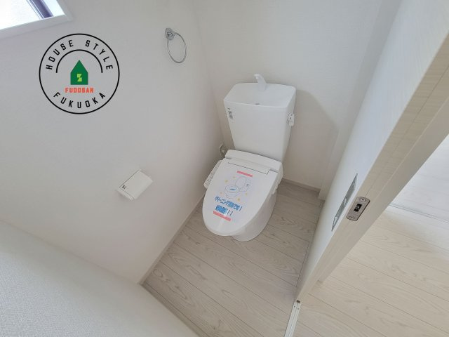 福岡市南区花畑3丁目第4-1棟（1号棟）　のトイレ|温水洗浄便座を完備しております。2ヶ所にトイレがあるのは朝の慌ただしい時間も安心です。