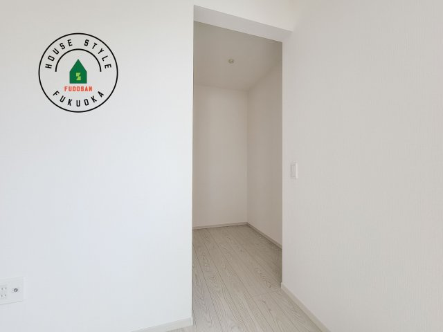 福岡市南区花畑3丁目第4-1棟（1号棟）　の収納|洋服や大きな荷物が多い方や人数の多いご家族などは、一般的なクローゼットよりもウォークインクローゼットのほうが使い勝手が良いです。