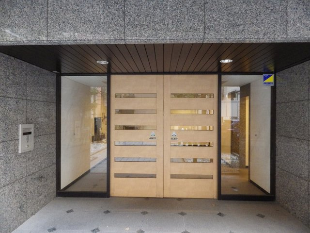 アルモニー御茶ノ水のエントランス