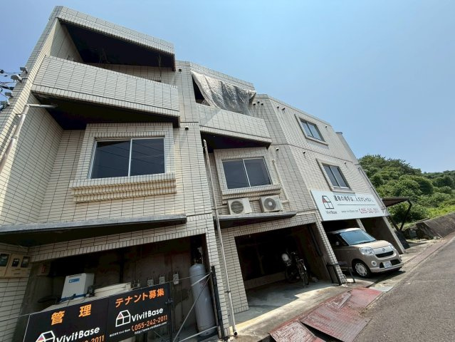 山梨県甲府市　一棟の外観