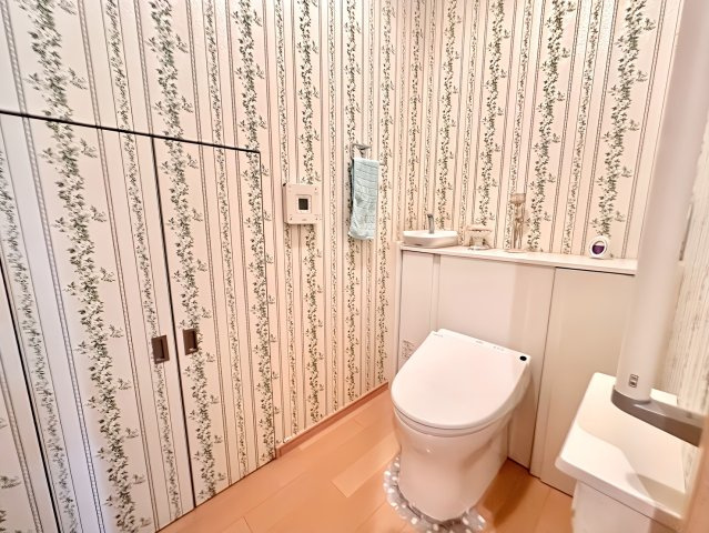 中川区野田1丁目戸建のトイレ