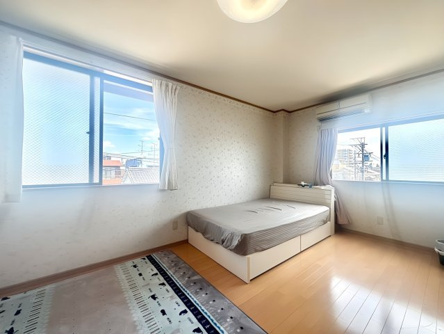 中川区野田1丁目戸建の洋室