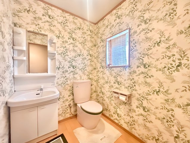 中川区野田1丁目戸建のトイレ|3階トイレ