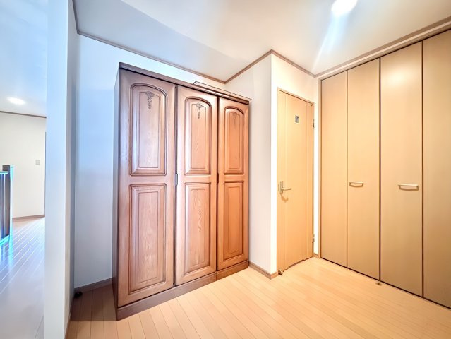 中川区野田1丁目戸建のその他|3階廊下収納