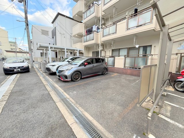 ドリームハイツの駐車場