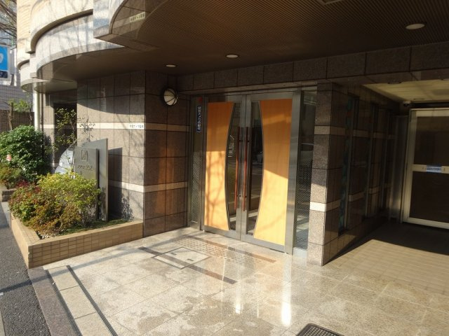 アクロス文京のエントランス