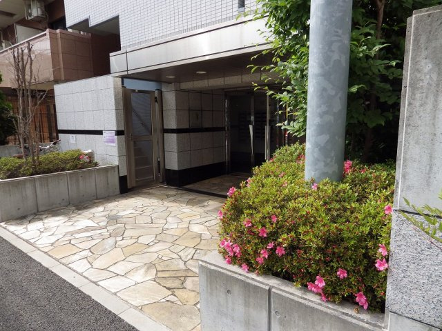 ステージファースト白山Ⅱのエントランス