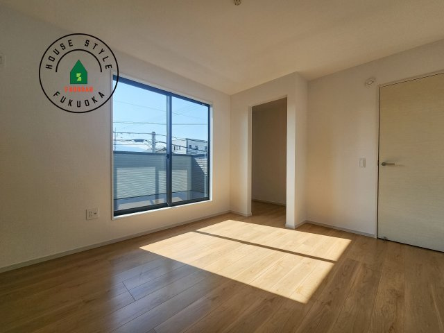 糸島市潤3丁目第3-5棟（3号棟）　の寝室|主寝室には収納力に優れたクローゼットがありますので、お部屋もすっきり片付きます。