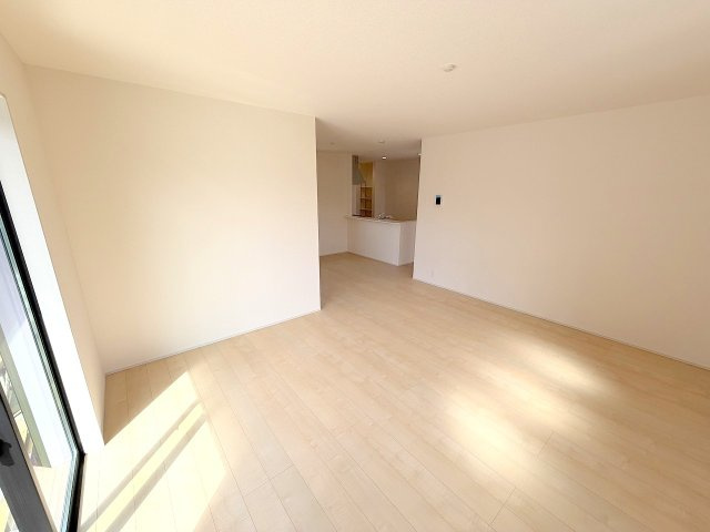 福生市熊川　新築戸建の居間・リビング