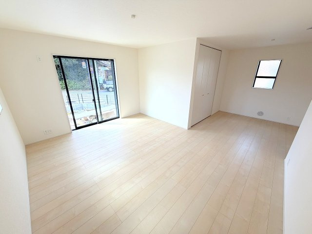 福生市熊川　新築戸建の居間・リビング