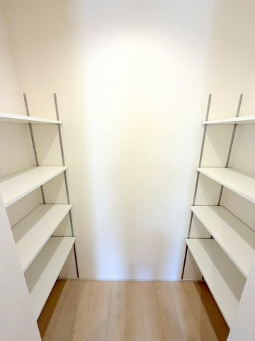 福生市熊川　新築戸建の収納