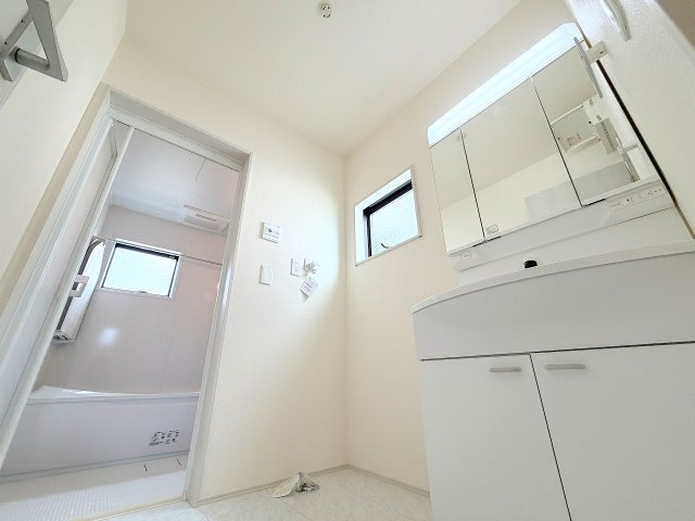 福生市熊川　新築戸建の洗面所