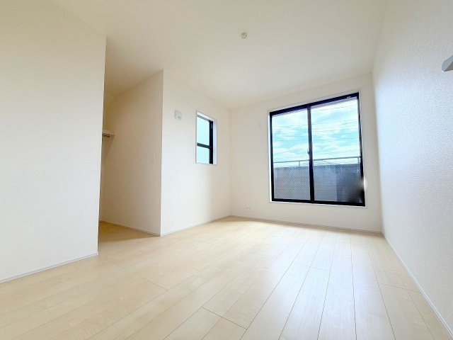 福生市熊川　新築戸建の洋室