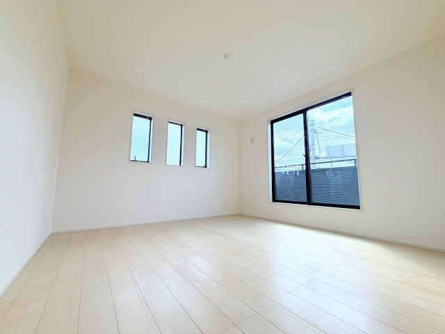 福生市熊川　新築戸建の洋室