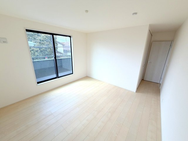 福生市熊川　新築戸建の洋室