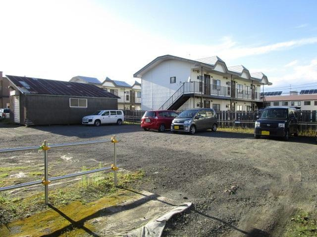 双葉町10-20貸店舗の駐車場