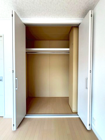 清田8条1丁目の収納|洋室収納スペース（2）！