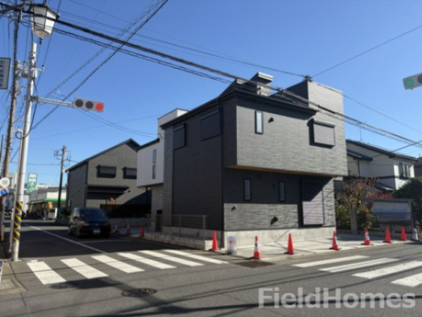 平塚市諏訪町新築戸建て　第1-2号棟の前面道路含む現地写真|前面道路含む現地写真です。