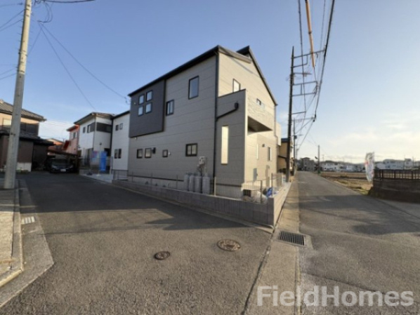 平塚市南金目新築戸建て　1号棟の前面道路含む現地写真|前面道路含む現地写真です。