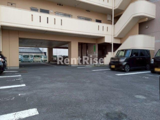 第2サンシャインマンションの駐車場