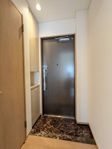 ISM Ⅱ（住居）の玄関