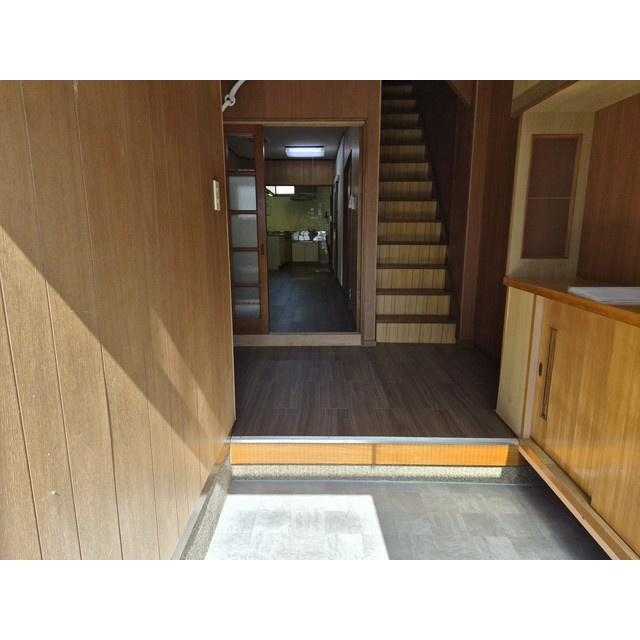 永田町戸建の玄関