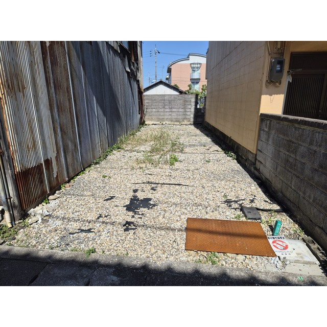 永田町戸建の駐車場