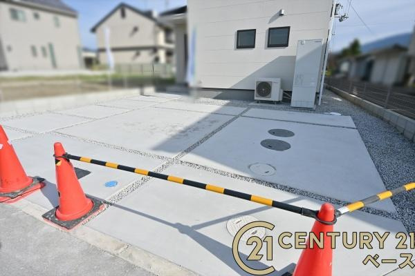 リーブルガーデン橋本 ／新築一戸建の駐車場|■現地撮影写真■コンビニが周辺に近接していますので、毎日のお買い物も楽々です！
