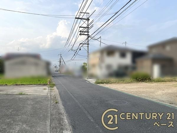 北葛城郡広陵町大字寺戸の売地の前面道路含む現地写真|■現地撮影写真■前面道路の幅員４.５ｍあり、間口も広々しており車の出し入れもラクラク！