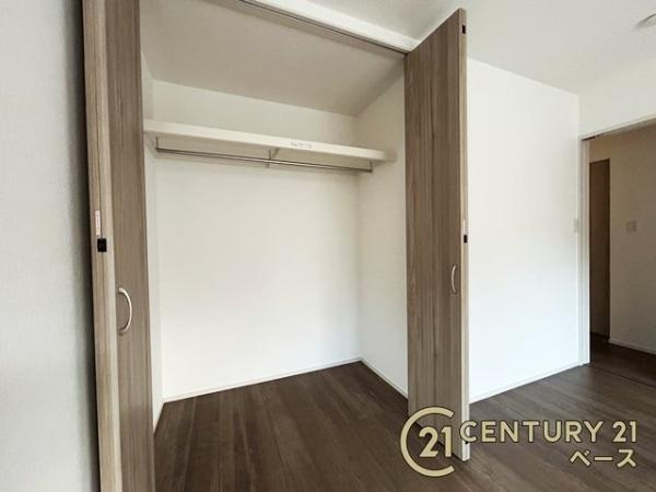 ファーストタウン壱分町 １号棟 ／新築一戸建の収納|■現地撮影写真■冬物のコートや季節のものなどたくさんしまえる広さ！