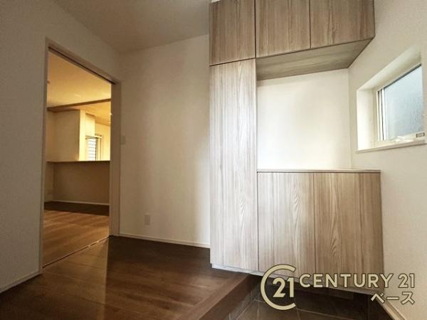 ファーストタウン壱分町 １号棟 ／新築一戸建の玄関|■現地撮影写真■すっきりとした明るい玄関が家族やお客様を迎えてくれます！