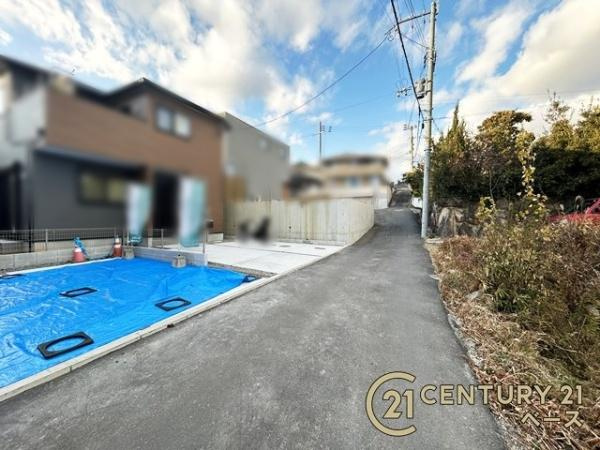 ファーストタウン壱分町 １号棟 ／新築一戸建の前面道路含む現地写真|■現地撮影写真■前面道路は広々でお車の出し入れも楽々！