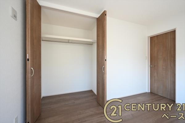 ファーストタウン南田原町 ／新築一戸建の収納|■現地撮影写真■冬物のコートや季節のものなどたくさんしまえる広さ！
