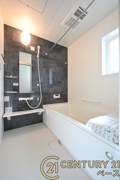 ファーストタウン南田原町 ／新築一戸建の浴室|■現地撮影写真■ゆったりしたサイズの浴室！足を伸ばしての入浴は疲れも癒してくれます！