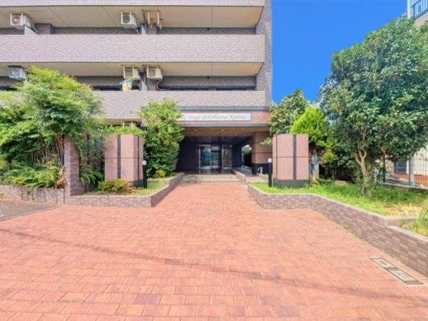 横浜市都筑区佐江戸町の中古マンションのエントランス|エントランスにはオートロックがついており、防犯面も安心！
清掃も行き届いています
