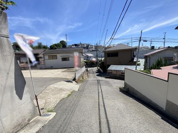 【前面道路含む現地写真】 | 明石市朝霧東町　中古戸建