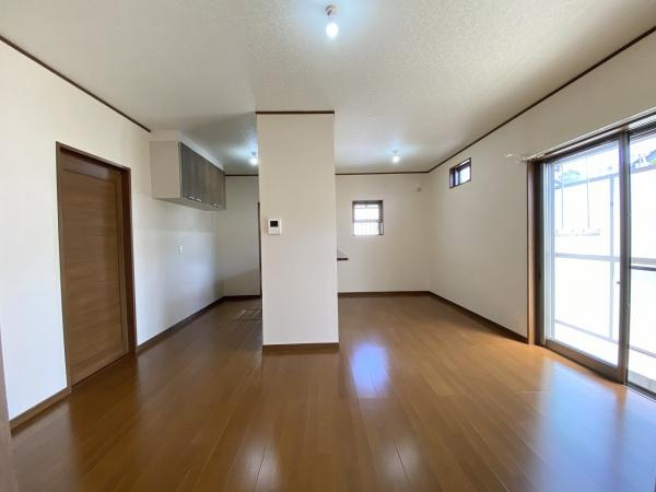 【居間・リビング】 | 明石市朝霧東町　中古戸建
