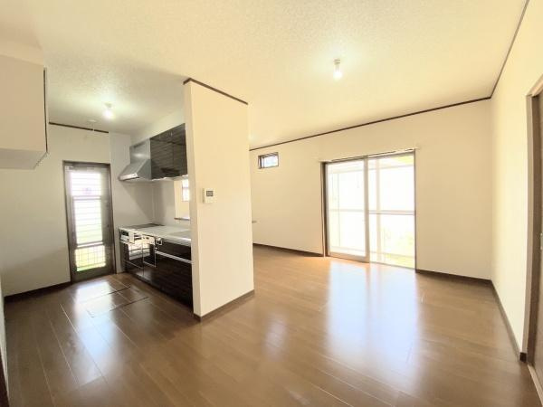 【居間・リビング】 | 明石市朝霧東町　中古戸建