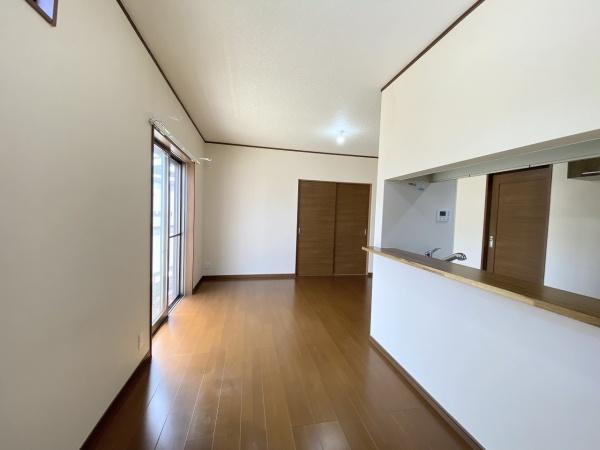 【居間・リビング】 | 明石市朝霧東町　中古戸建