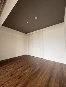 【洋室】 | スカイハイツ姪浜西 | 6帖の洋室。LDKとは引き戸でフラットにつながっています