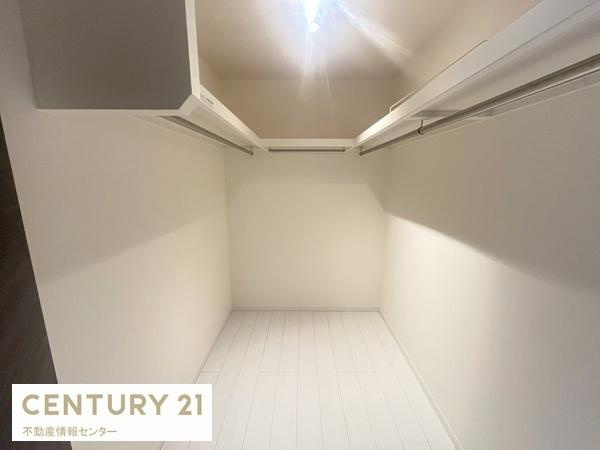 【収納】 | 平尾2丁目　中古戸建 | 廊下にもウォークインクローゼットがあり収納には困りません