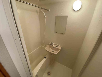 【浴室】 | レオパレスＭＳ本町 | 設備仕様は号室により異なる為、現況を優先とします。