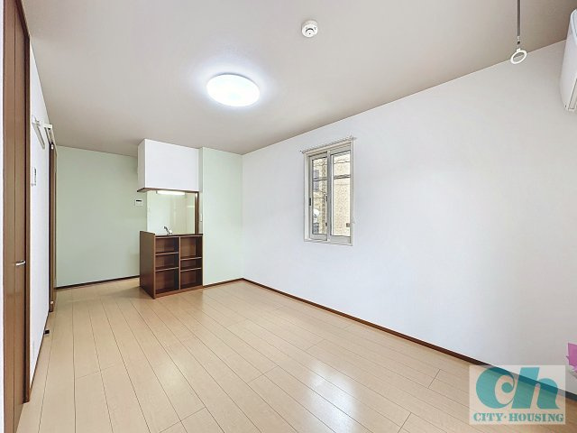 ヴェルサーレi 201号室