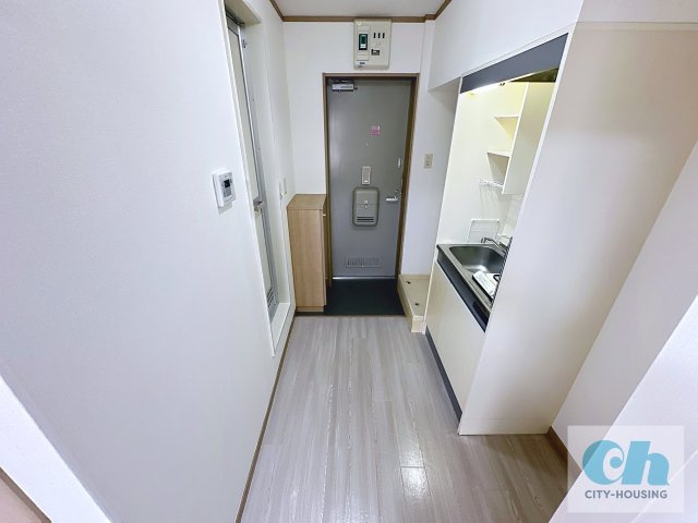 メゾンボヌール 203号室の玄関