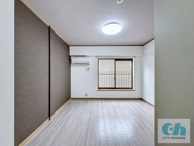 メゾンボヌール 203号室の居間・リビング