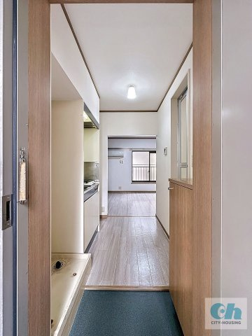 メゾンボヌール 203号室の玄関