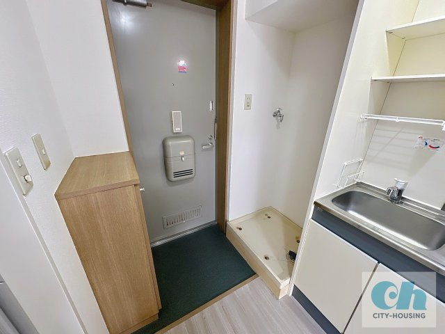 メゾンボヌール 203号室の玄関