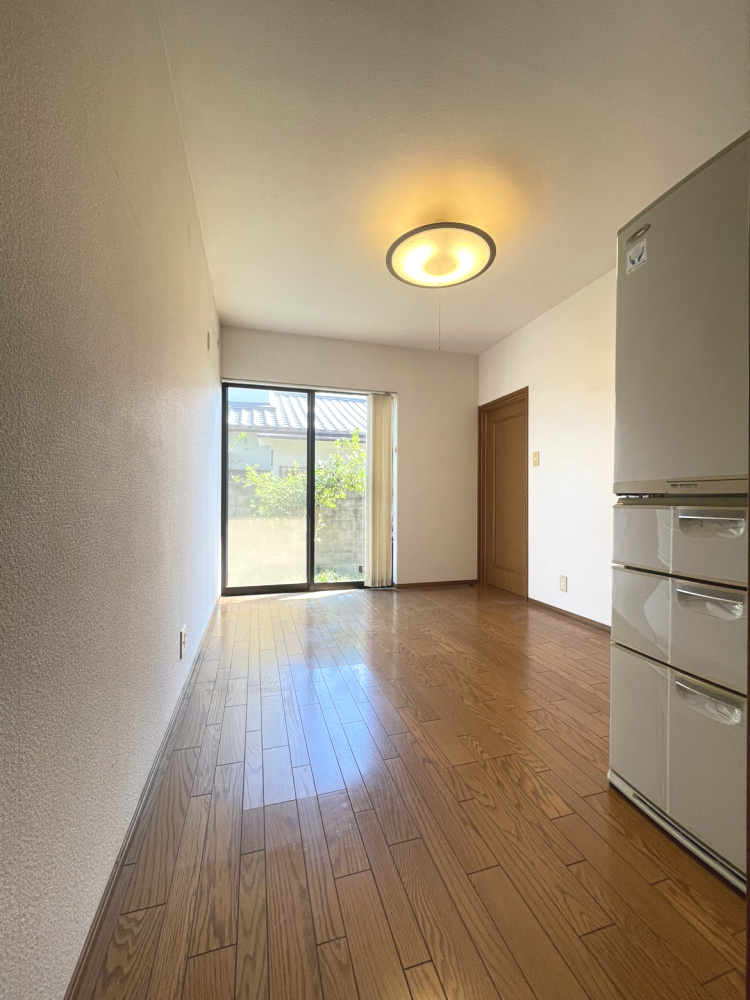 上之町2丁目　戸建の洋室|1階洋室（約6.0帖）