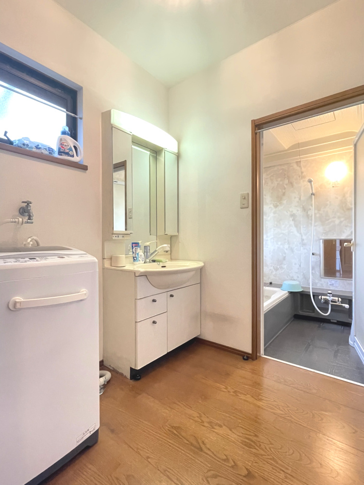 上之町2丁目　戸建の脱衣所|1階洗面所