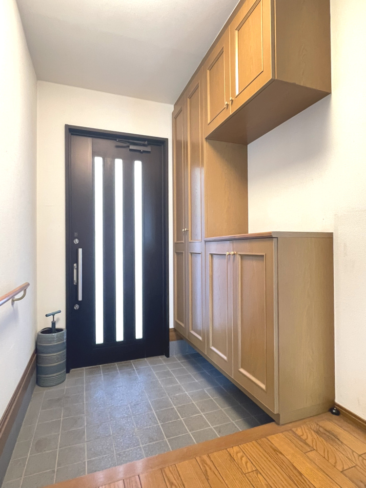 上之町2丁目　戸建の玄関|玄関
シューズボックス付き